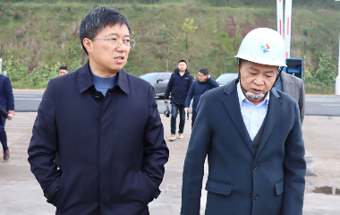 南溪區(qū)委書記、南溪經(jīng)開區(qū)黨工委書記劉剛率隊調(diào)研遠(yuǎn)東股份宜賓智能產(chǎn)業(yè)園